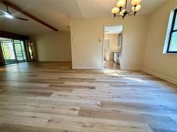 Picture of 10102 NW 25Th Place, Gainesville, FL 32606