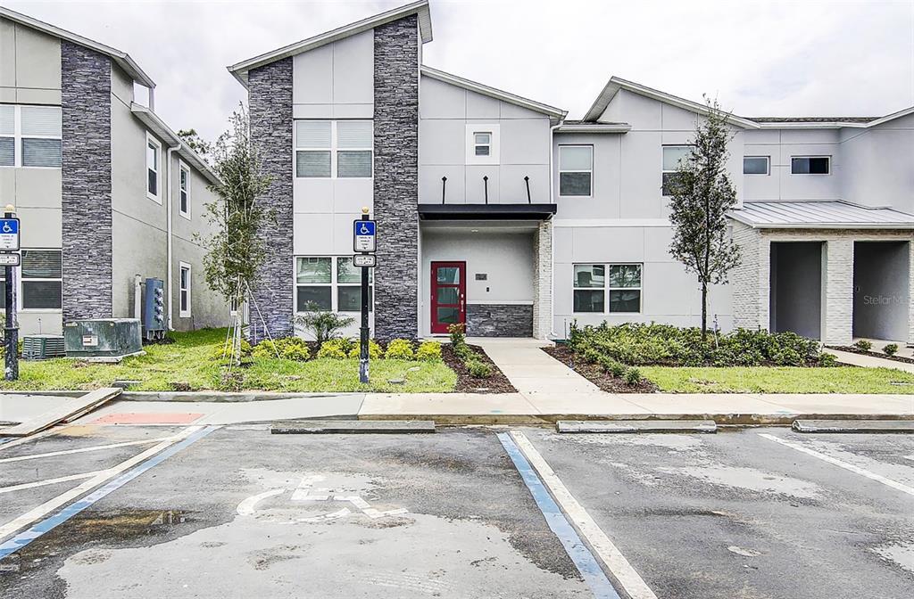 Picture of 690 Pebble Beach Drive, Davenport, FL 33896