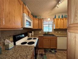 Picture of 707 Riverview Circle, North Port, FL 34287