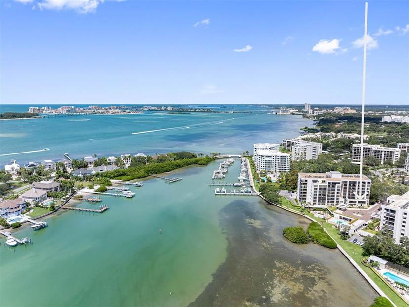 Picture of 8 Belleview Boulevard Unit 203, Belleair FL 33756
