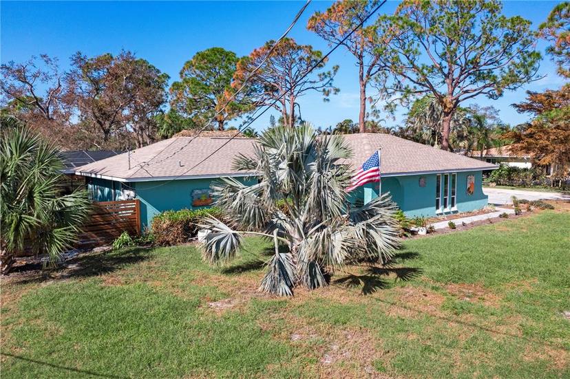 Picture of 2480 Alamander Avenue, Englewood FL 34223