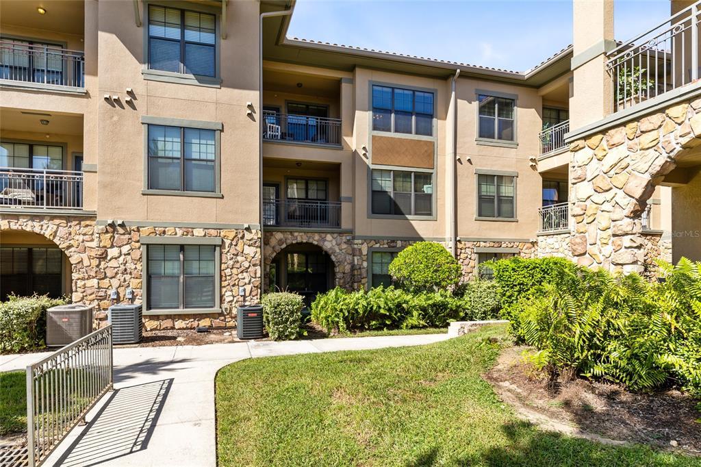 Picture of 906 Charo Parkway Unit 433, Davenport, FL 33897