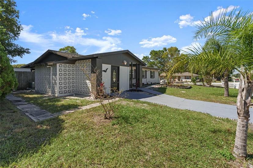 Picture of 2259 Howland Boulevard, Deltona FL 32738