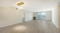 Picture of 101 S Gulfstream Avenue Unit 15B, Sarasota, FL 34236