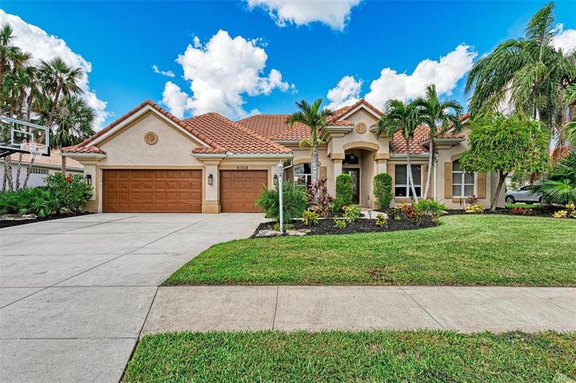 Picture of 8019 Royal Birkdale Circle, Lakewood Ranch FL 34202