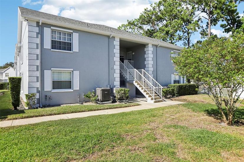 Picture of 12049 Hoosier Court Unit 202, Hudson FL 34667
