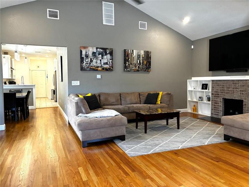 Picture of 460 22Nd Street N, St Petersburg FL 33713