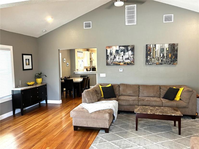 Picture of 460 22Nd Street N, St Petersburg FL 33713