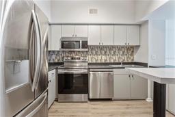 Picture of 2411 W Horatio Street Unit 522, Tampa, FL 33609