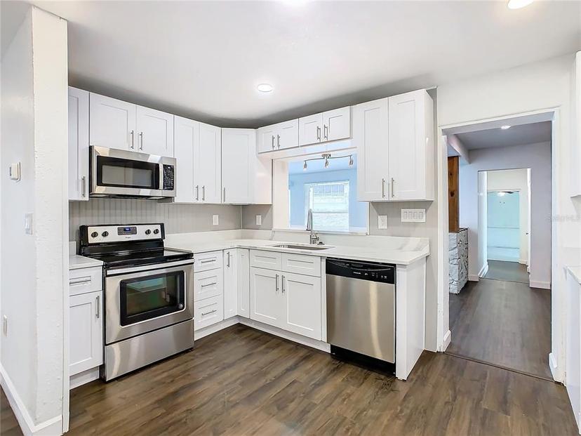 Picture of 117 W Maple Street, Davenport FL 33837