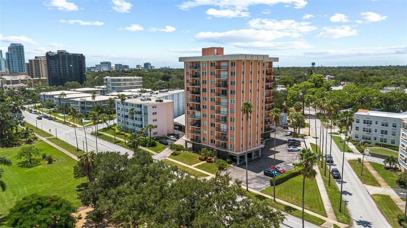 Picture of 1120 N Shore Drive Ne Unit 201, St Petersburg FL 33701