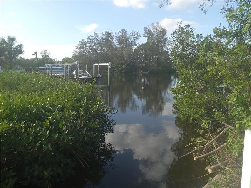 Picture of 4310 Huntington Street Ne, St Petersburg FL 33703