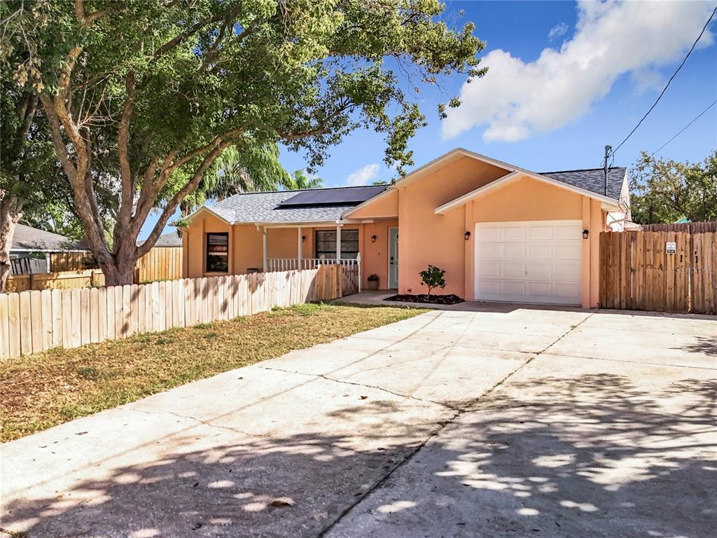 Picture of 810 S Galena Avenue, Minneola, FL 34715