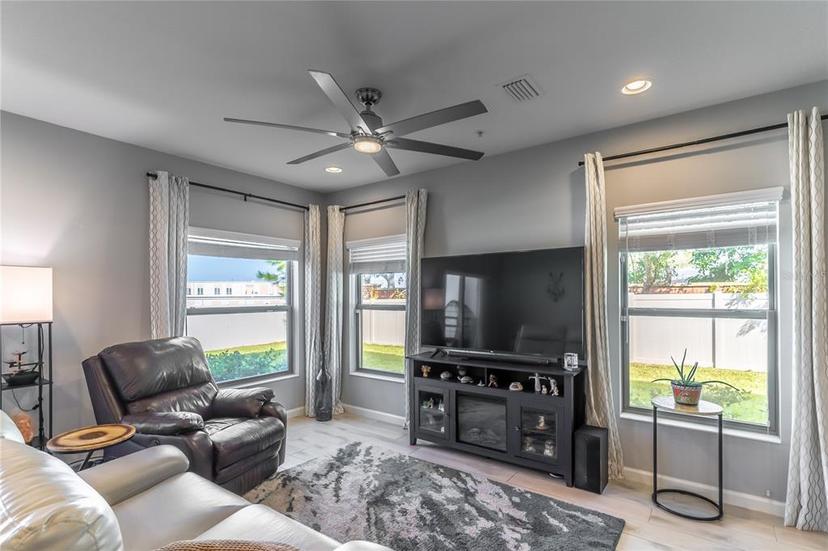 Picture of 356 Smugglers Way, Apopka FL 32712