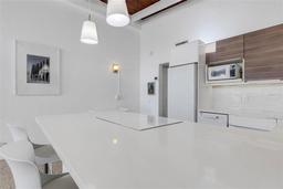 Picture of 1129 Seaside Drive Unit 7, Sarasota, FL 34242