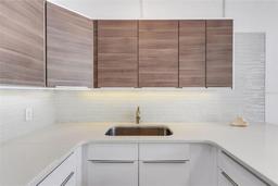 Picture of 1129 Seaside Drive Unit 7, Sarasota, FL 34242