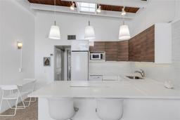 Picture of 1129 Seaside Drive Unit 7, Sarasota, FL 34242