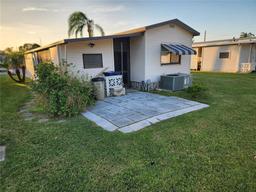 Picture of 808 53Rd Avenue E Unit 8, Bradenton, FL 34203
