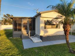 Picture of 808 53Rd Avenue E Unit 8, Bradenton, FL 34203