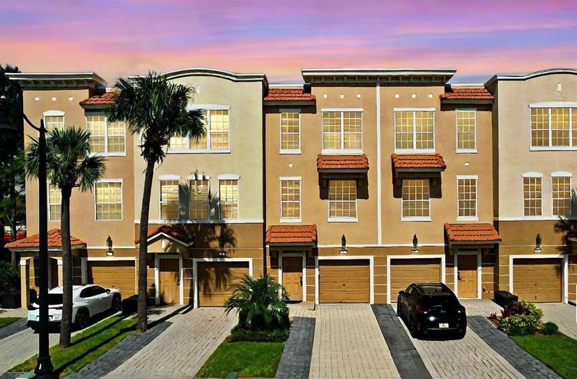 Picture of 5002 Tideview Circle Unit 3, Orlando FL 32819