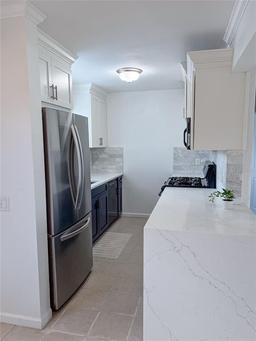 Picture of 1101 Victoria Drive Unit 20, Dunedin, FL 34698