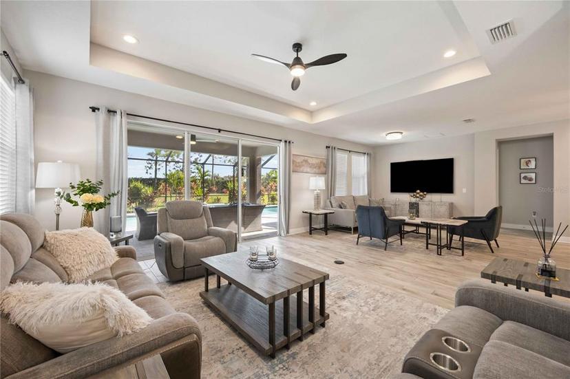 Picture of 2205 Woodleaf Hammock Court, Bradenton FL 34211