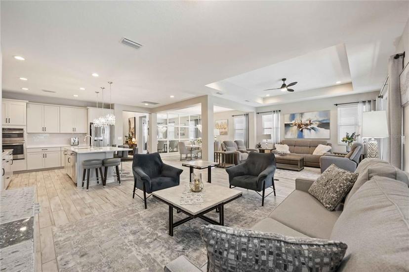Picture of 2205 Woodleaf Hammock Court, Bradenton FL 34211