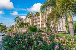 Picture of 7296 Marathon Drive Unit 603, Seminole, FL 33777