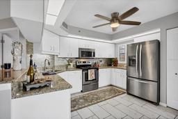 Picture of 804 Montrose Drive Unit 103, Venice, FL 34293