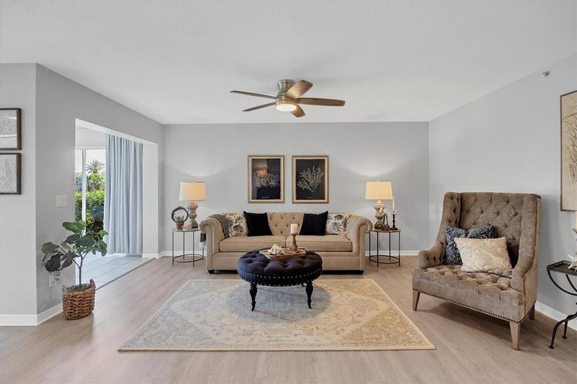 Picture of 804 Montrose Drive Unit 103, Venice FL 34293