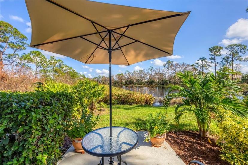 Picture of 804 Montrose Drive Unit 103, Venice FL 34293