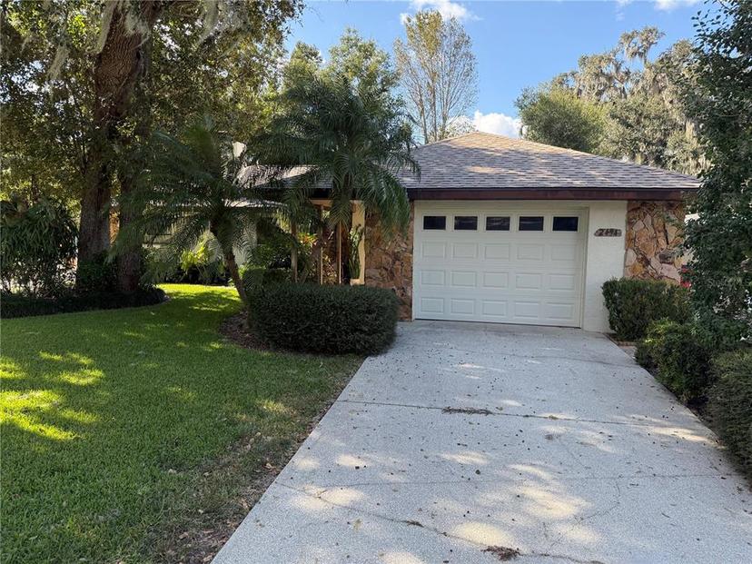 Picture of 2494 County Road 447, Lake Panasoffkee FL 33538