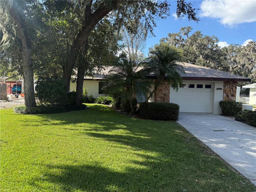 Picture of 2494 County Road 447, Lake Panasoffkee FL 33538
