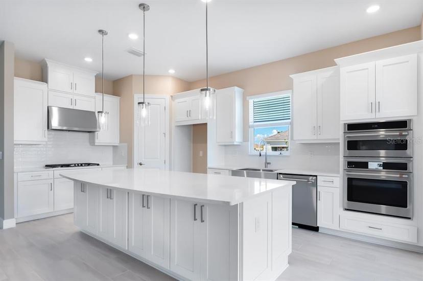 Picture of 7661 Moonbeam Avenue, Sarasota FL 34241