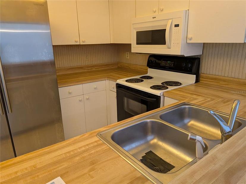 Picture of 642 Bird Bay Drive E Unit 205, Venice FL 34285
