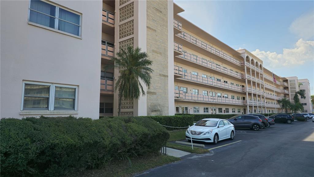 Picture of 5623 80Th St N Unit 510, St Petersburg, FL 33709