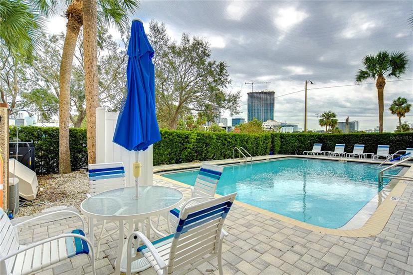 Picture of 701 Mirror Lake Drive N Unit 309, St Petersburg FL 33701