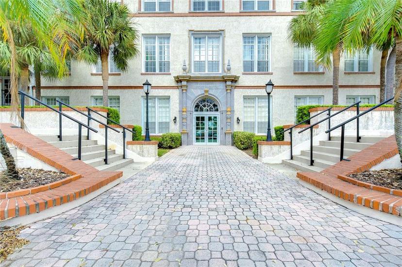 Picture of 701 Mirror Lake Drive N Unit 309, St Petersburg FL 33701