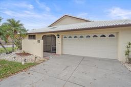 Picture of 57 Sandstone Circle, Venice, FL 34293