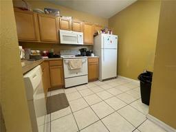 Picture of 6007 Skydale Way Unit 201, Riverview, FL 33578
