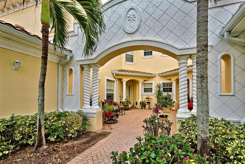 Picture of 1704 Triano Circle Unit 1704, Venice FL 34292