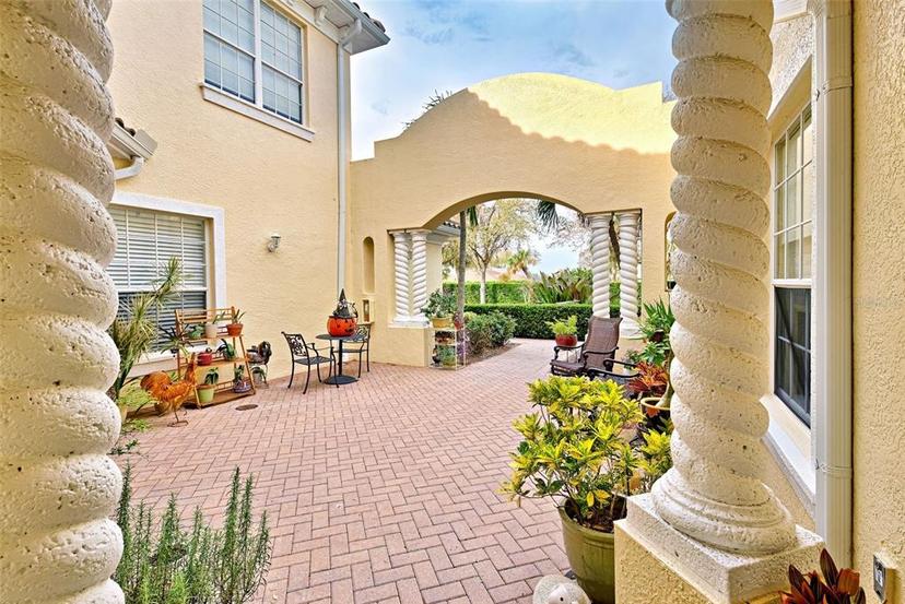 Picture of 1704 Triano Circle Unit 1704, Venice FL 34292