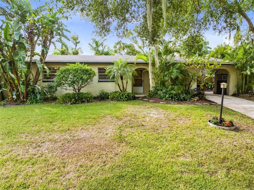 Picture of 180 N Lakewood Circle, Maitland FL 32751