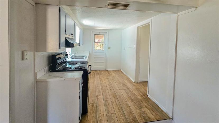 Picture of 527 4Th Avenue Nw, Largo FL 33770