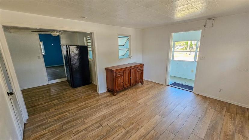 Picture of 527 4Th Avenue Nw, Largo FL 33770