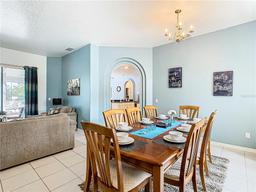 Picture of 429 Coventry Rd, Davenport, FL 33897