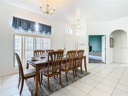 Picture of 429 Coventry Rd, Davenport, FL 33897