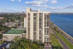 Picture of 2413 Bayshore Boulevard Unit 1404, Tampa, FL 33629