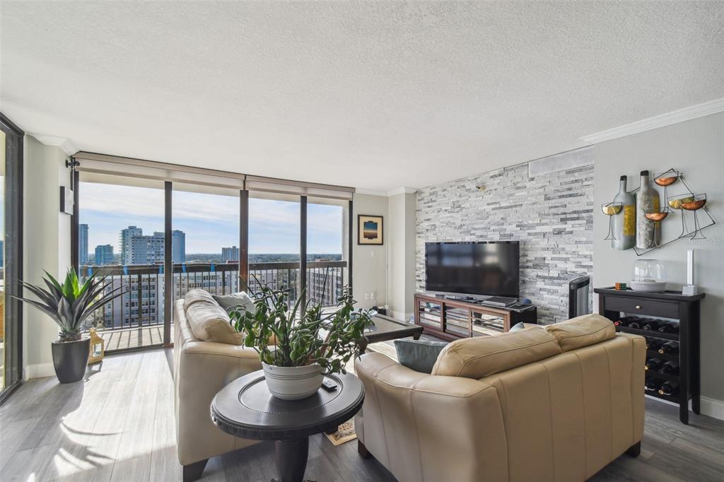 Picture of 2413 Bayshore Boulevard Unit 1404, Tampa, FL 33629