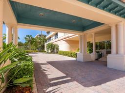 Picture of 3070 Grand Bay Boulevard Unit 632, Longboat Key, FL 34228